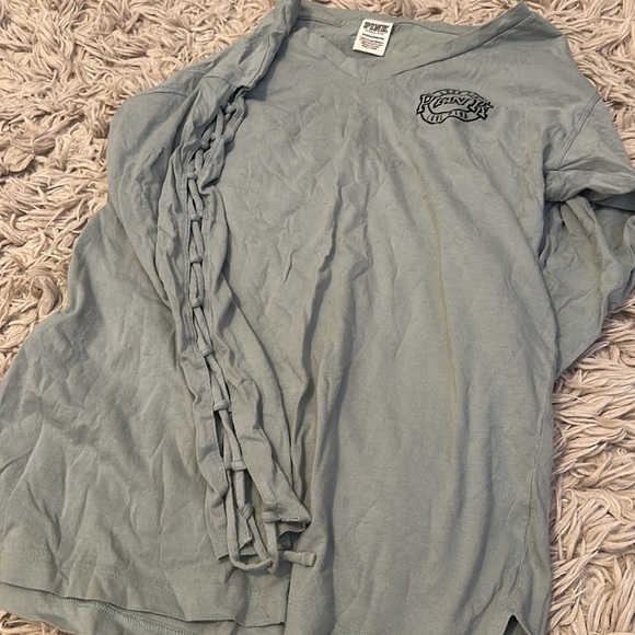 Lot of 9 VS Pink tops, sweatshirts, and fleeces - Picture 6 of 13
